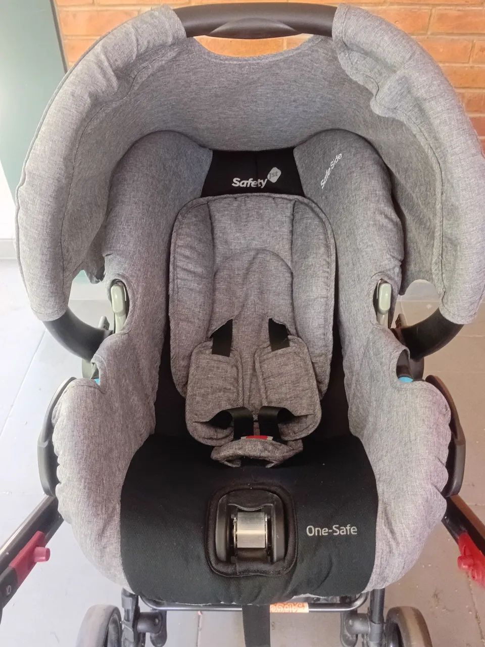 Carrinho de Bebê Moisés e Cadeirinha de Carro Bebê Conforto Safety 1st - Foto 5