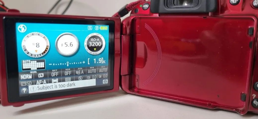 Nikon D5200 Vermelha: A Parceira Ideal para Seus Hobbies e Viagens! - Foto 2