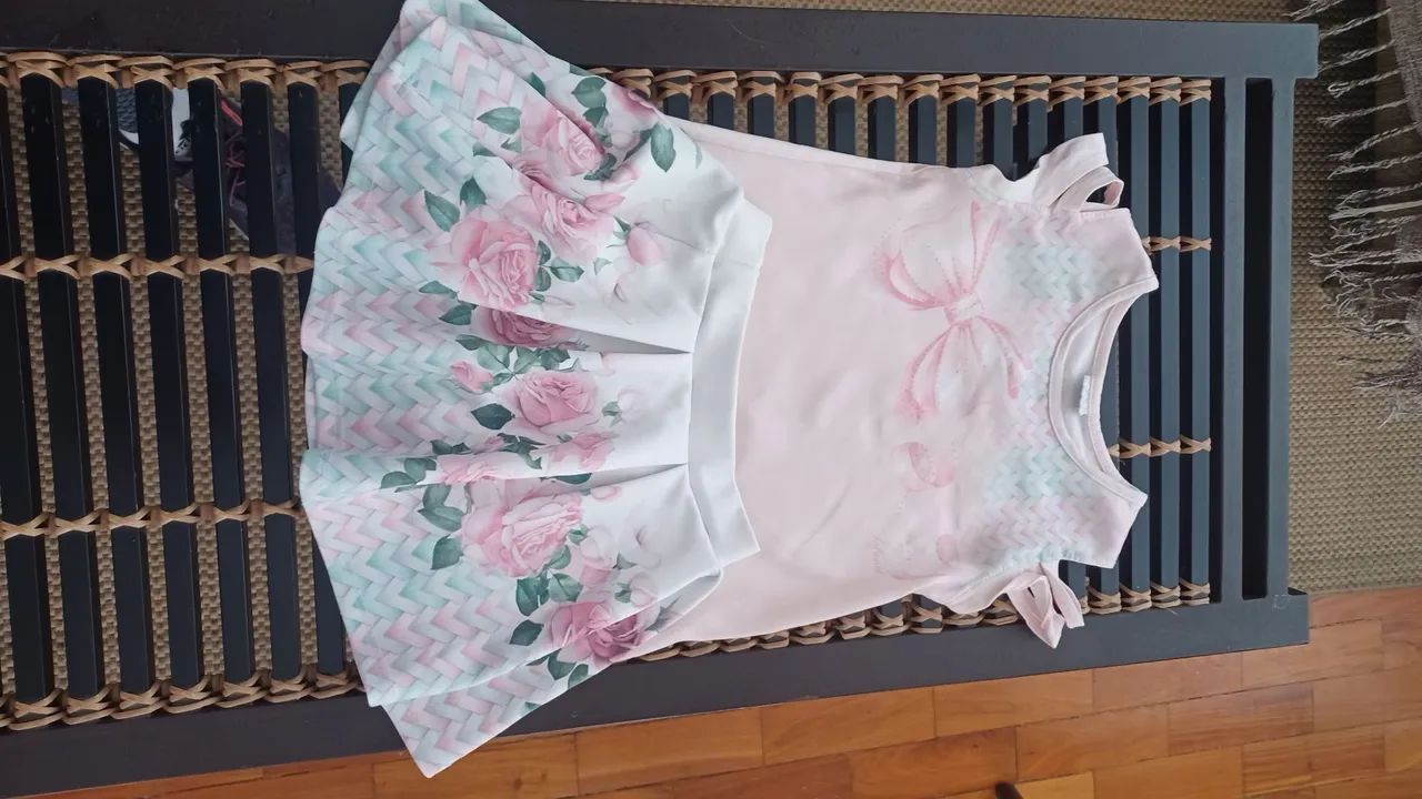 Conjunto infantil - Blusa e saia - Foto 2