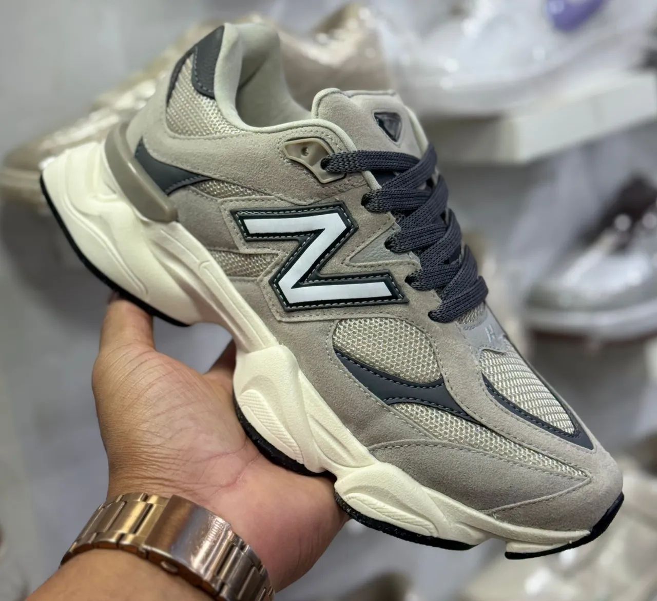 Tênis New Balance 9060 - Black/White - Foto 5