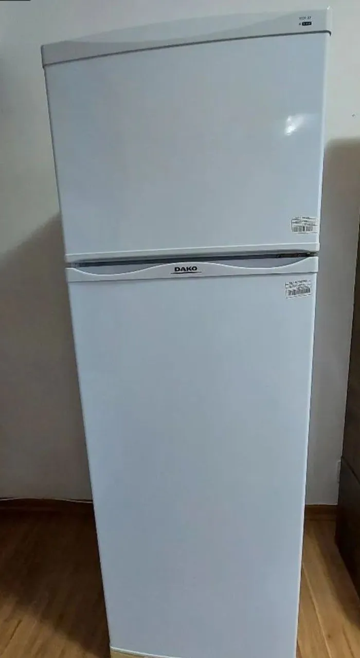 Geladeira Dako - Eficiência e Espaço para sua Cozinha