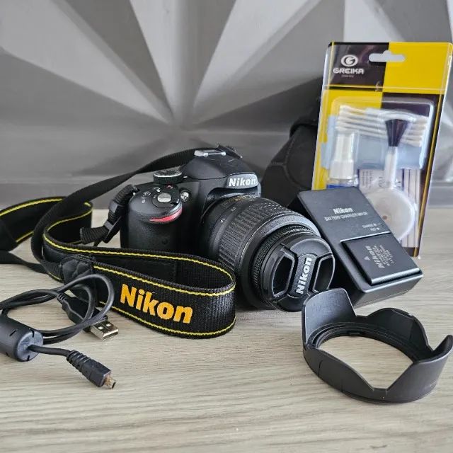 Apenas 3052 cliques! Câmera DSLR Nikon D3200 + bateria, Carregador, Kit limpeza, bag, cabo