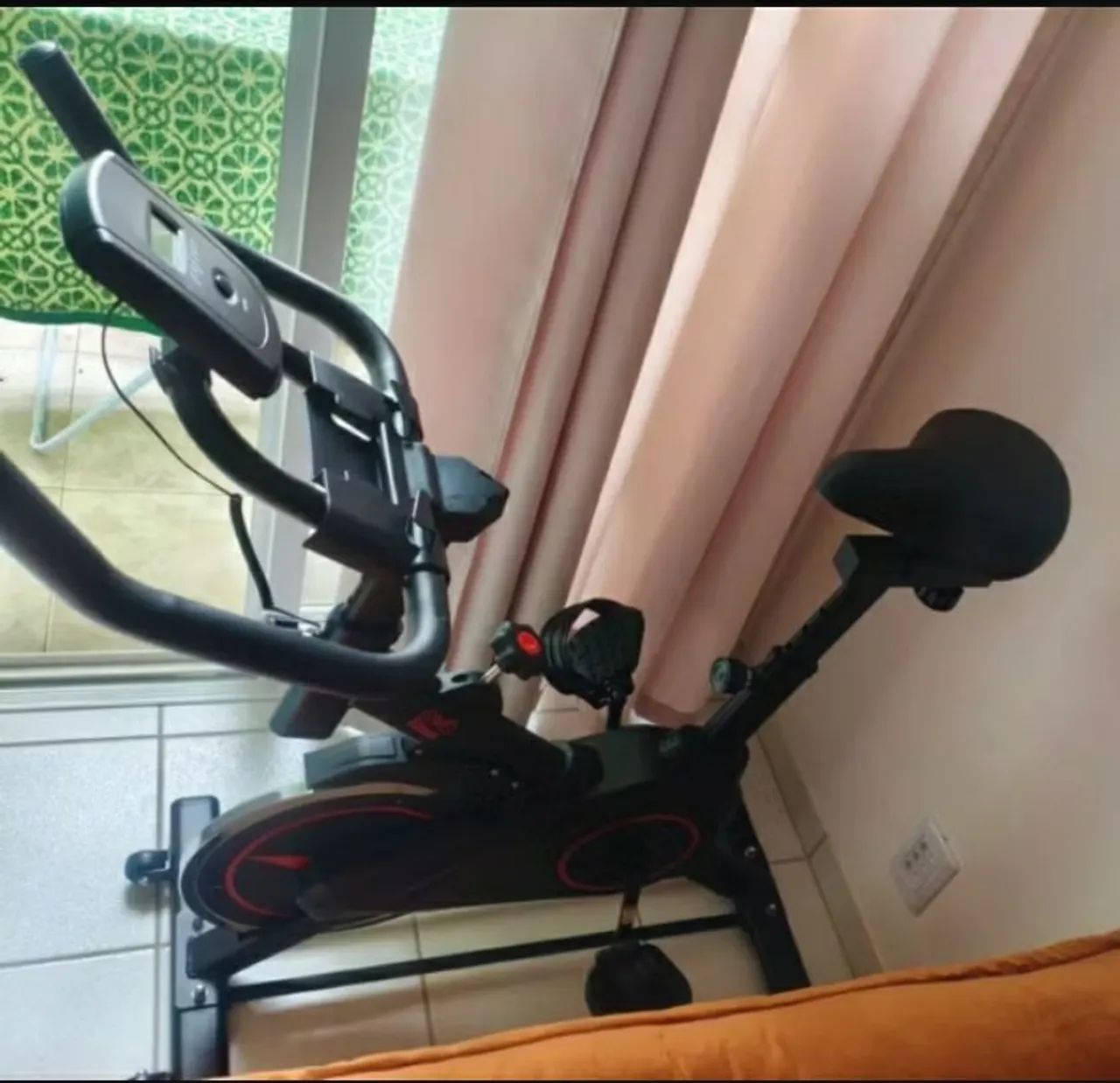 Bike ergométrica roda 7 kg - Foto 4