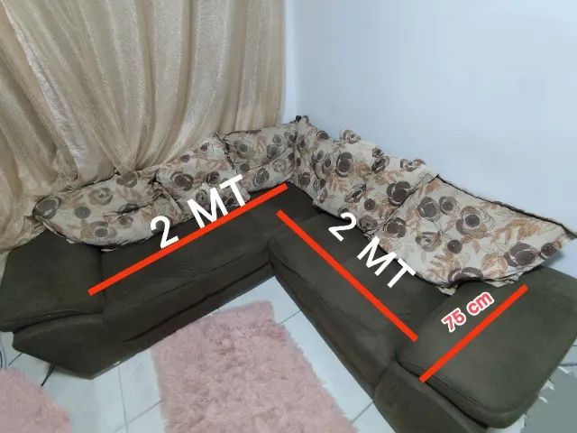 Vendo Sofá de Canto com almofadas completo e em ótimo estado.