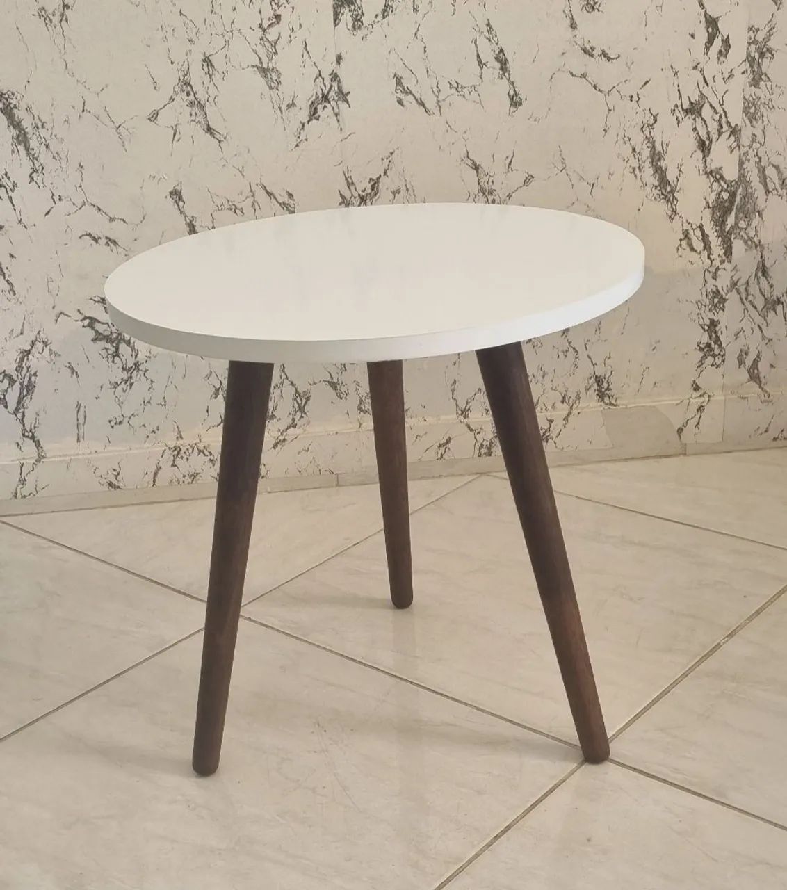 Mesa de canto redonda branca 