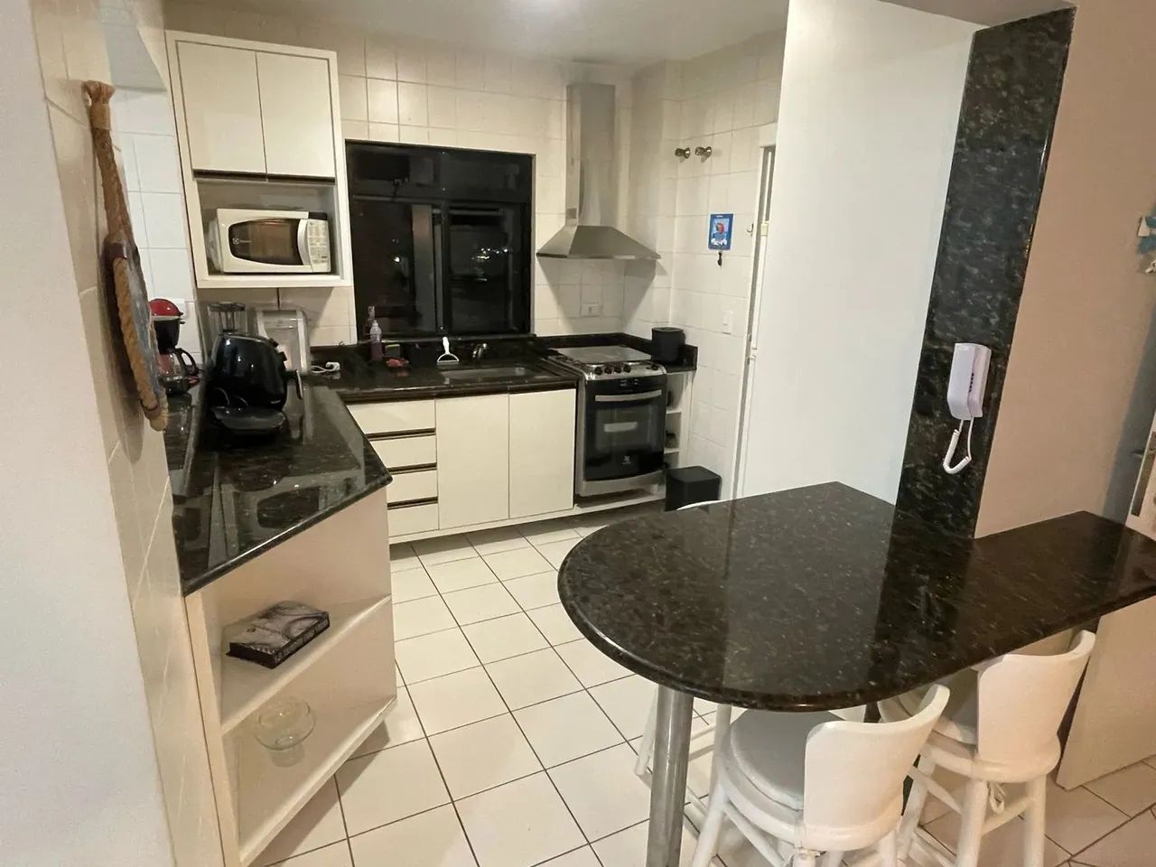 Apartamento com Vista para o mar, apenas 50 metros da praia Central! - Foto 4