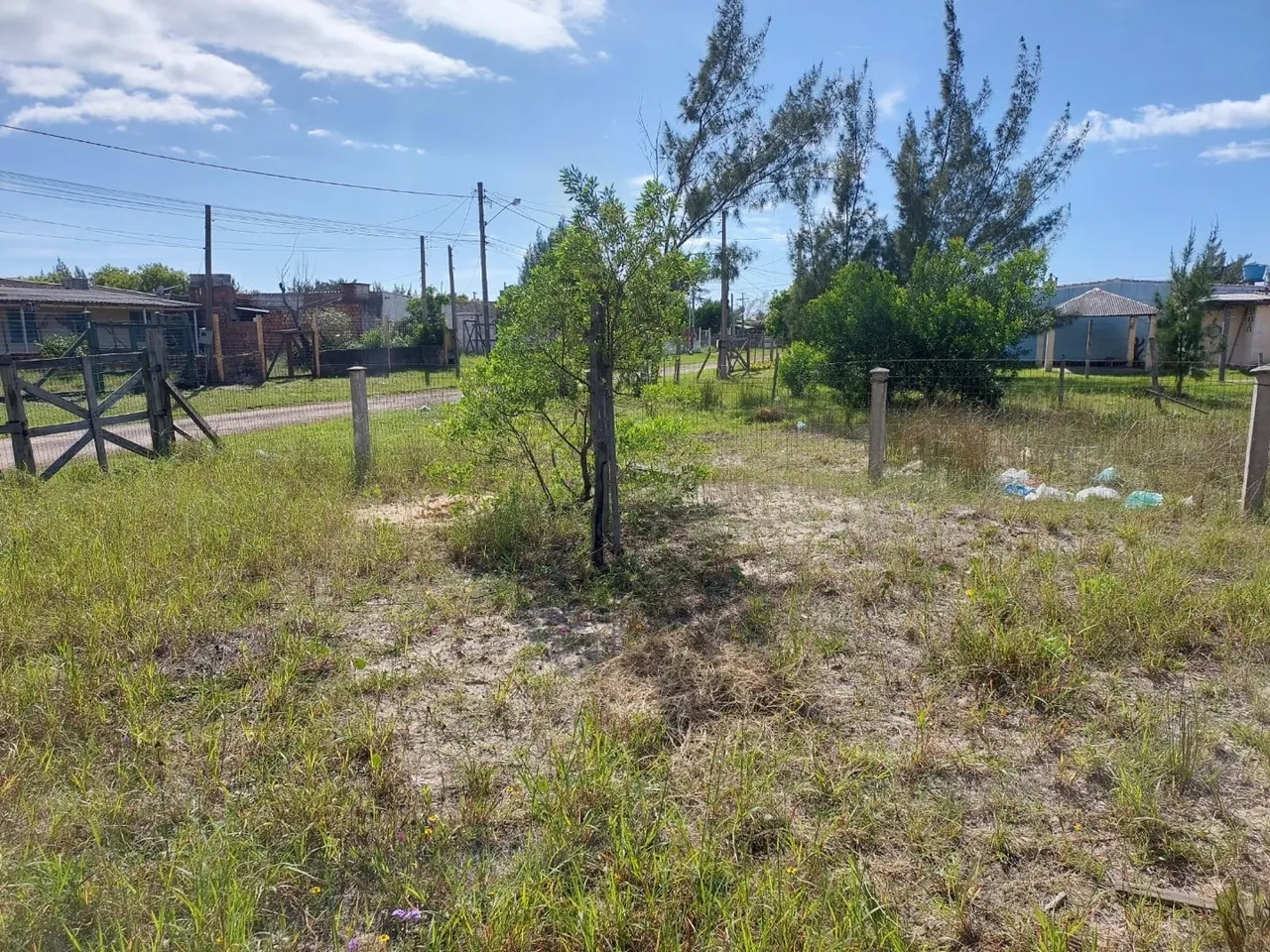 terreno com 2 casas