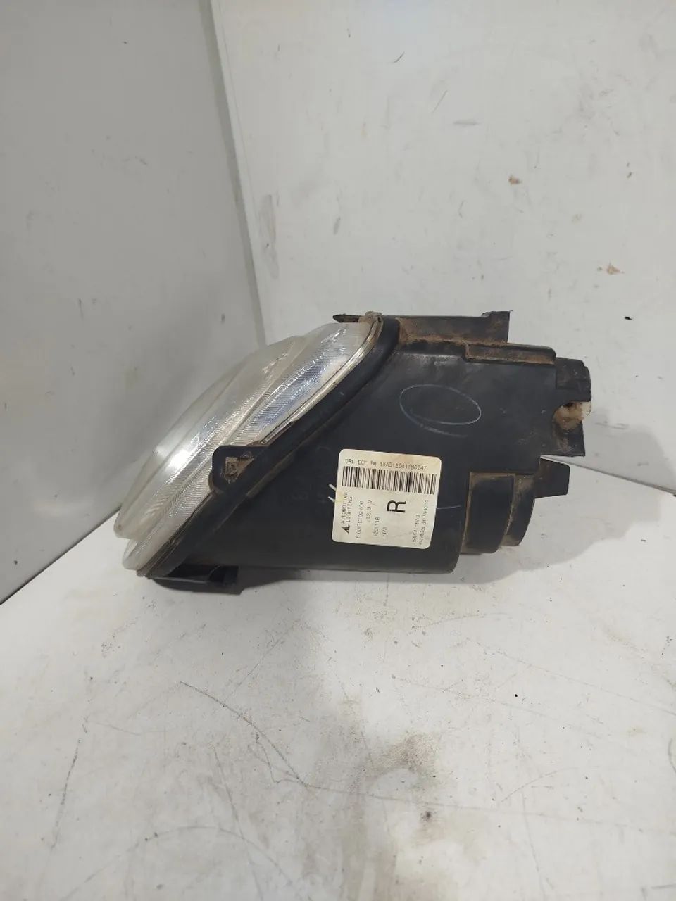 Farol Lado Direito Com Avaria Fiat 500 2014  - Foto 4