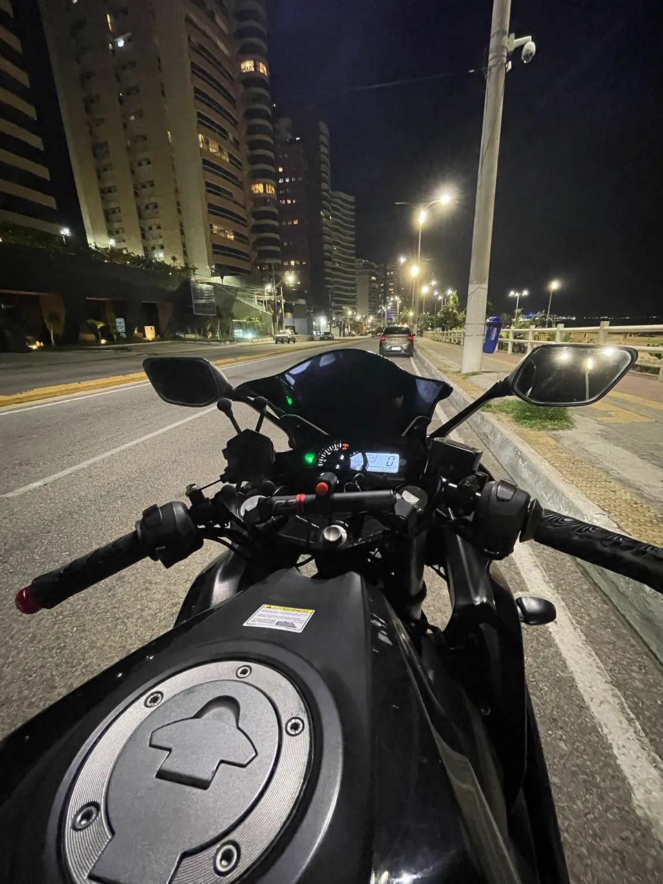 Vendo Yamaha YZF-R3 2016 em ótimo estado