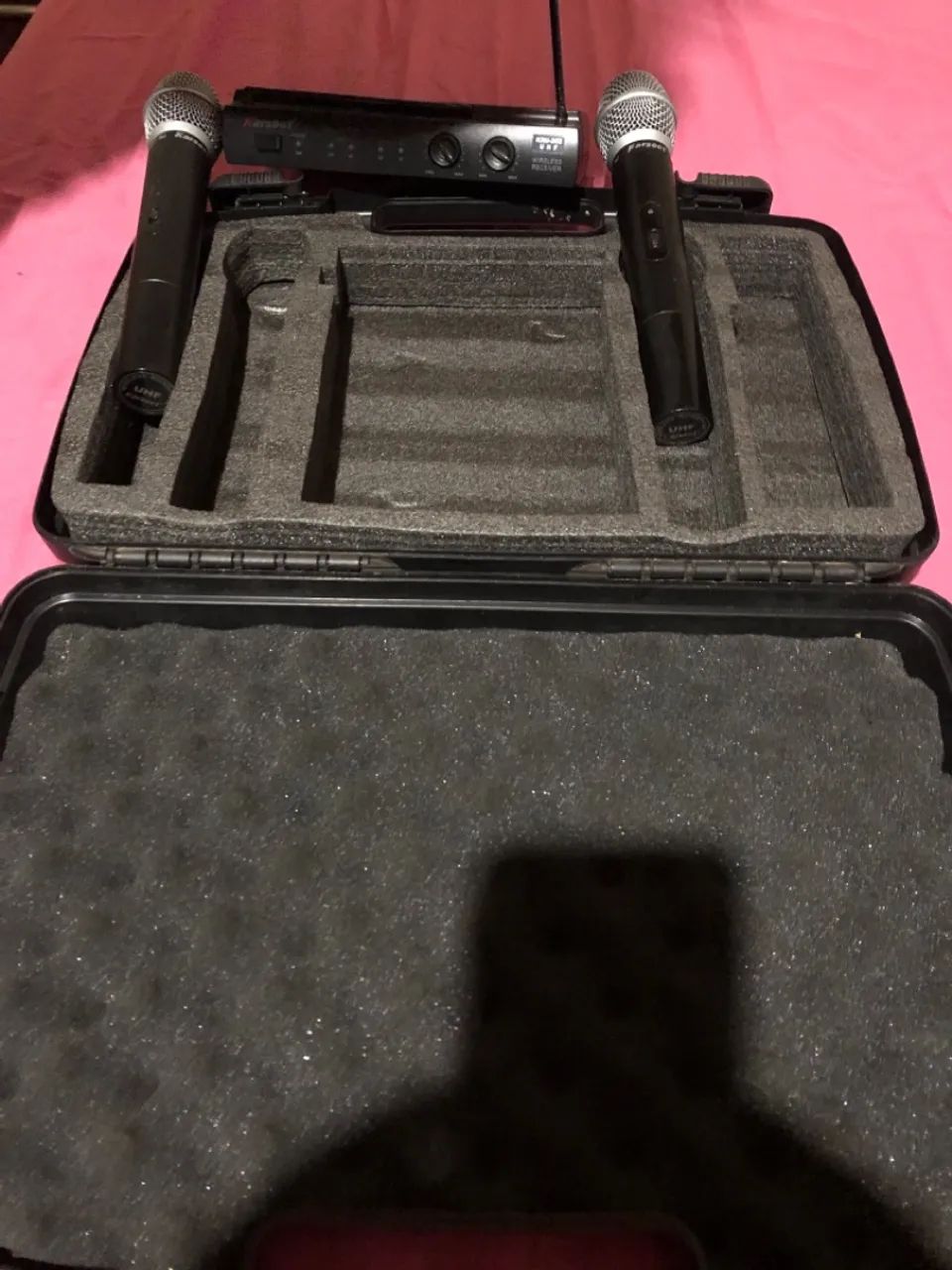 Microfone Sem Fio Duplo UHF Karsect KRU 302  - Foto 2