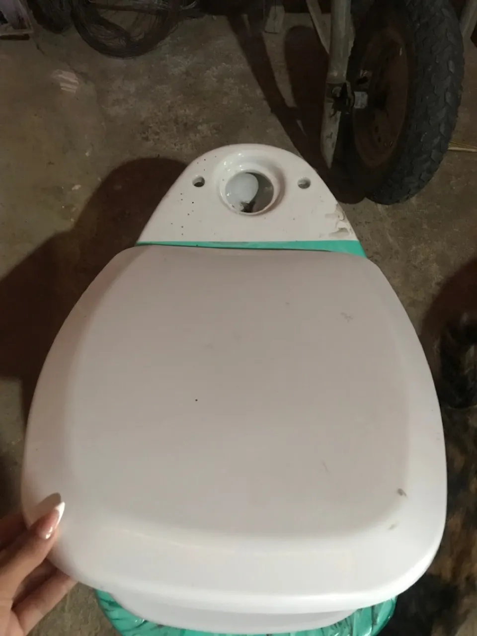 Assento Sanitário de Cerâmica