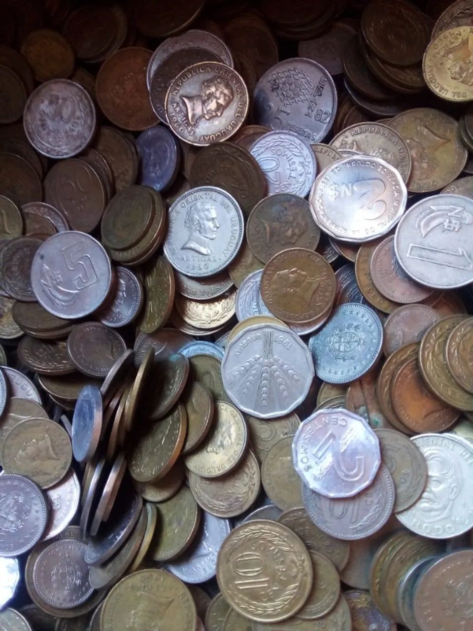 1kg moedas antigas uruguaia
