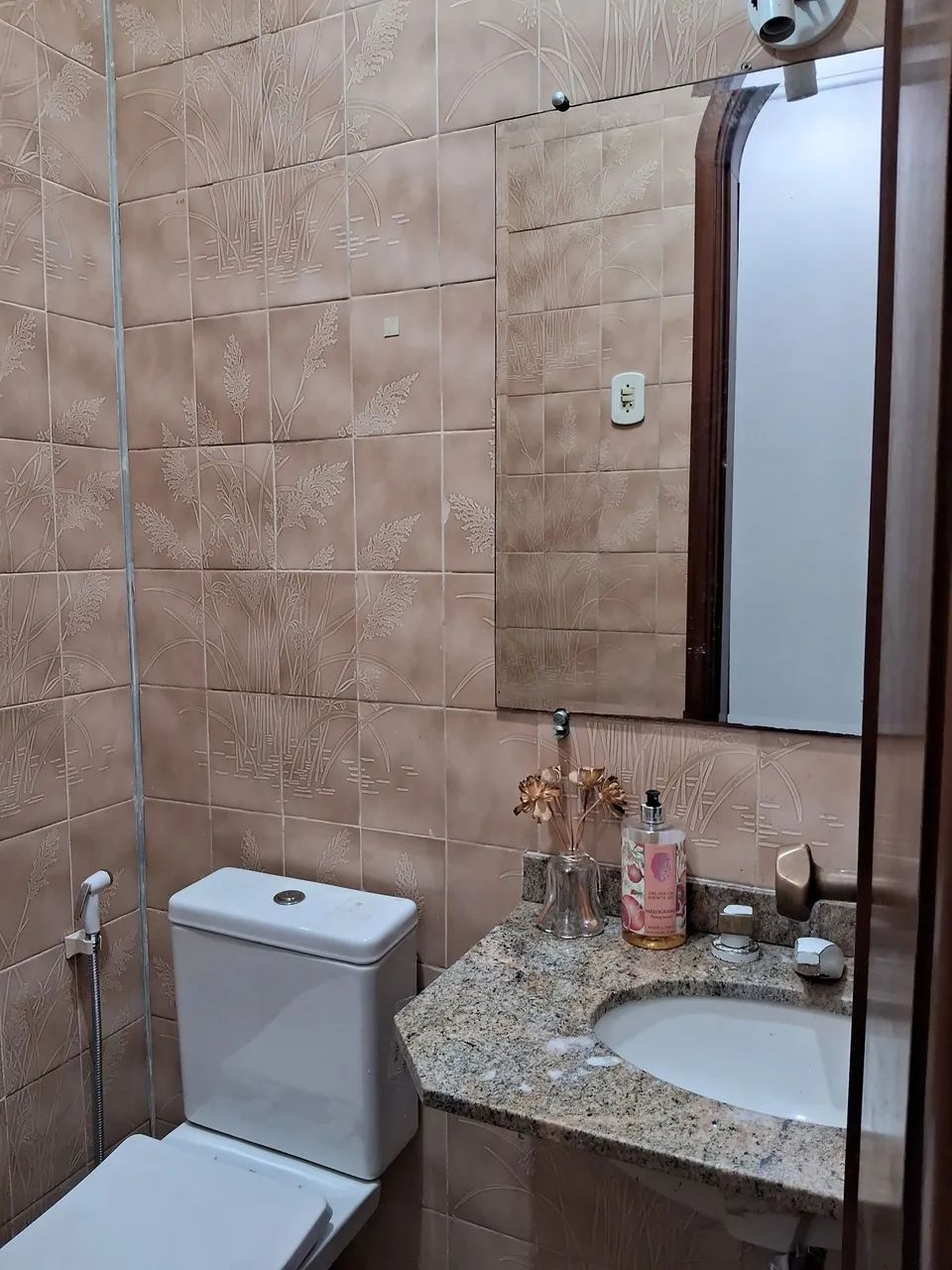  ALUGO AMPLA RESIDÊNCIA  - Foto 3