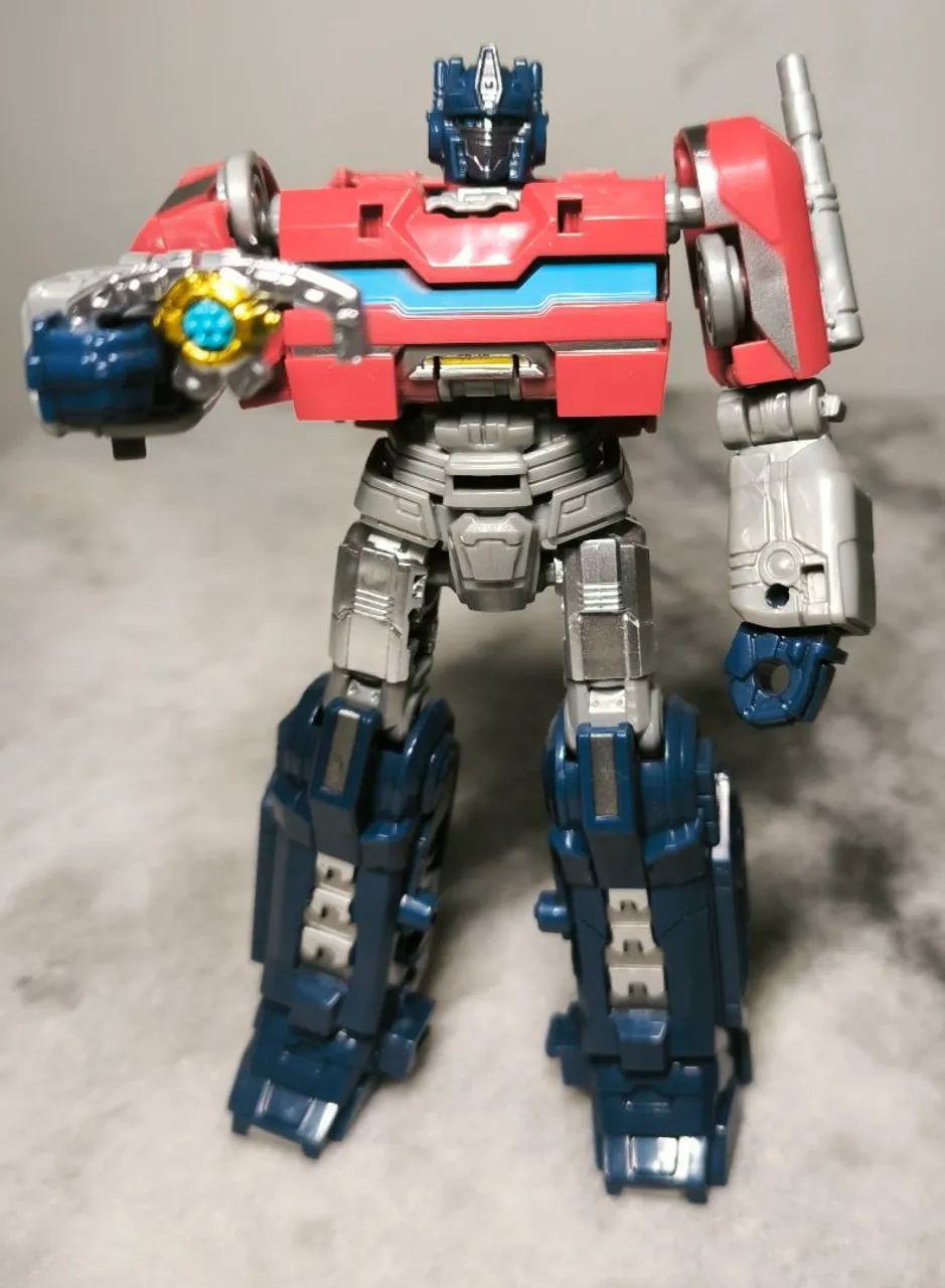 Transformers ONE Optimus prime KO 18cm novo - Foto 2