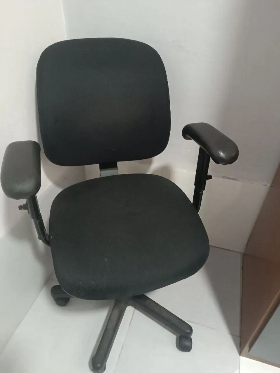 Cadeira de Escritório Giratória com Rodinhas