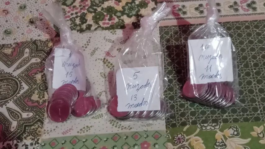 Moedas De Cruzados - 39 UN. - Anos: 86, 87 E 88 (Usadas).