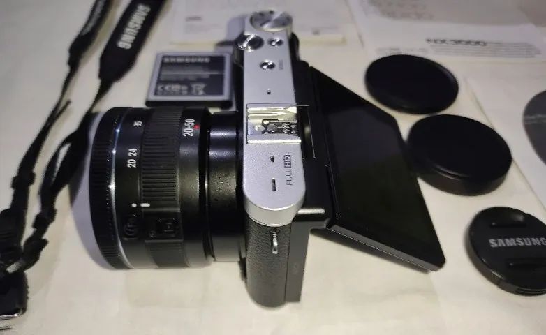 Câmera Mirrorless Samsung NX3000 - Excelente Estado! - Foto 3