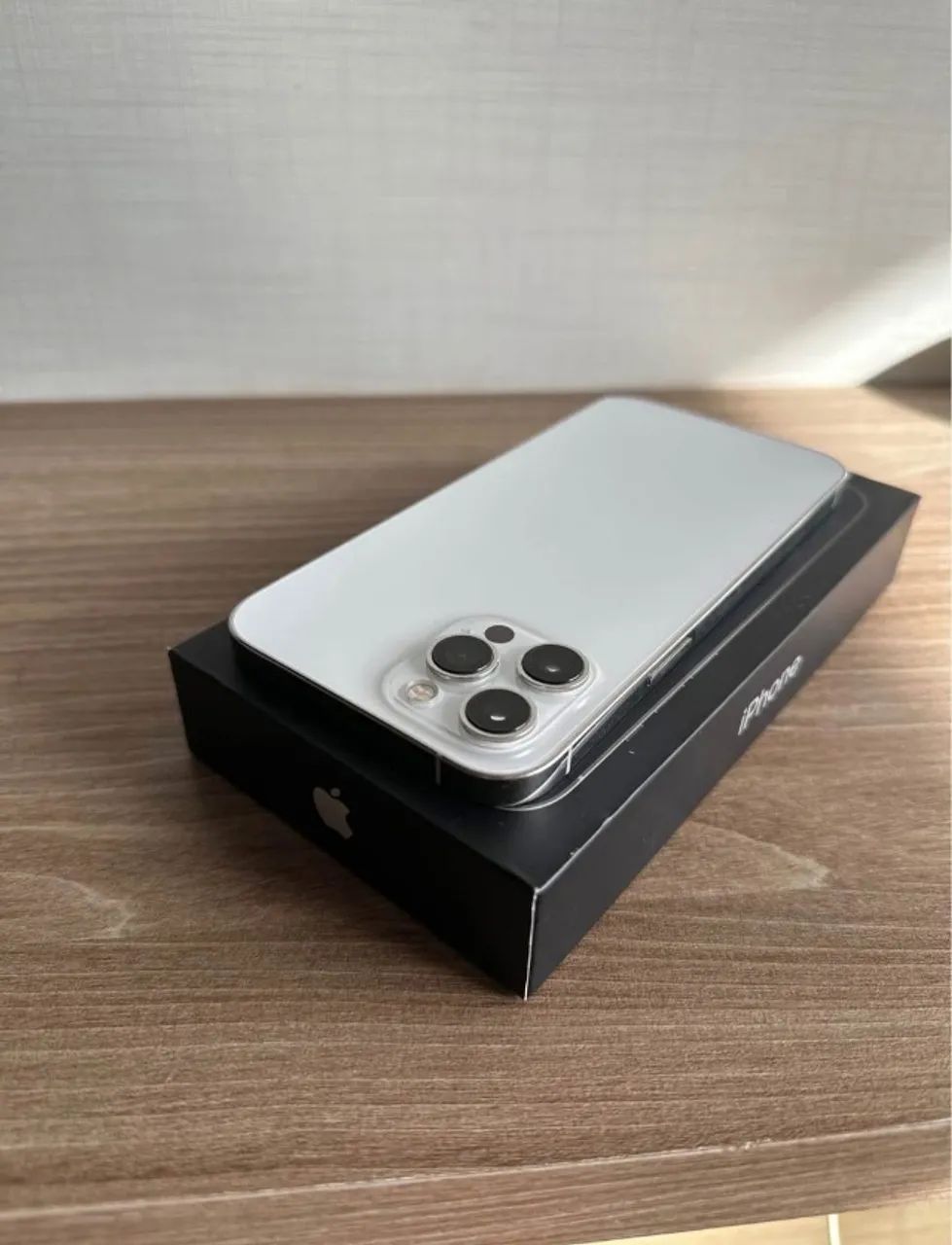 iPhone 12 pro Max branco 256 gigas único dono - Celulares e