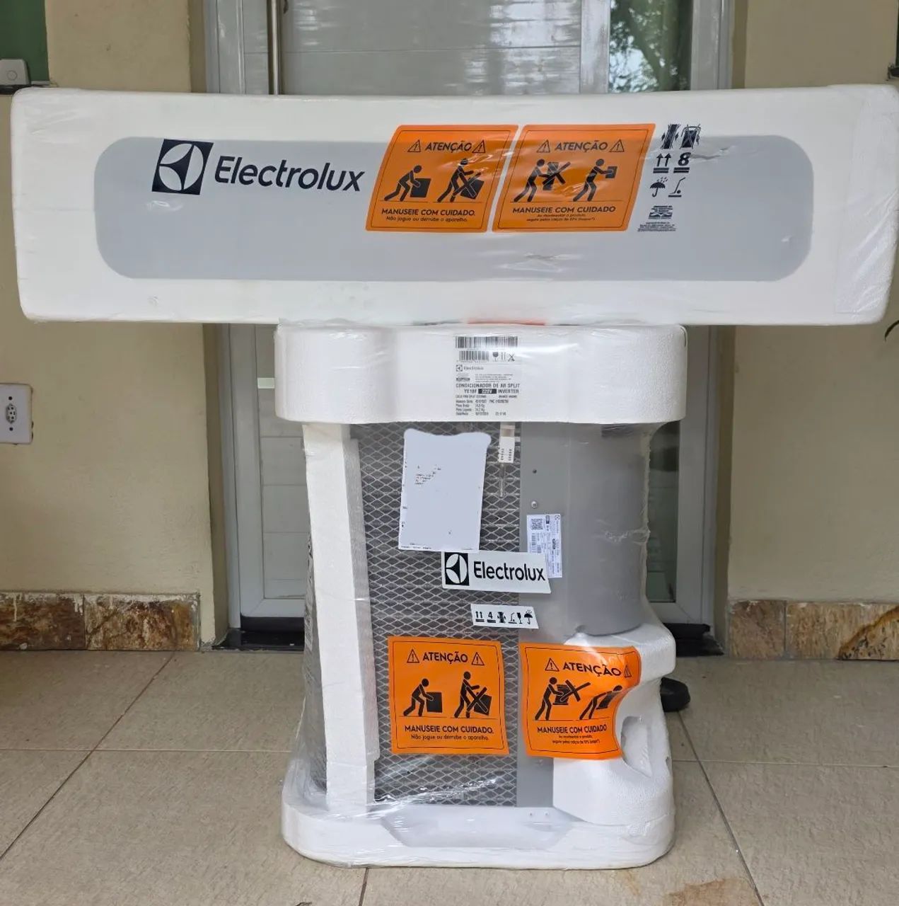 Ar Condicionado Split Inverter  Electrolux 18.000 Btus Frio - NOVO 
