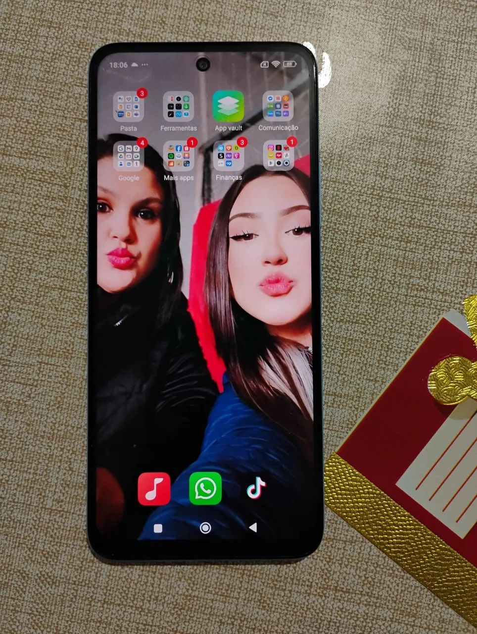 Celular redmi 12 novíssimo sem riscos perfeito 