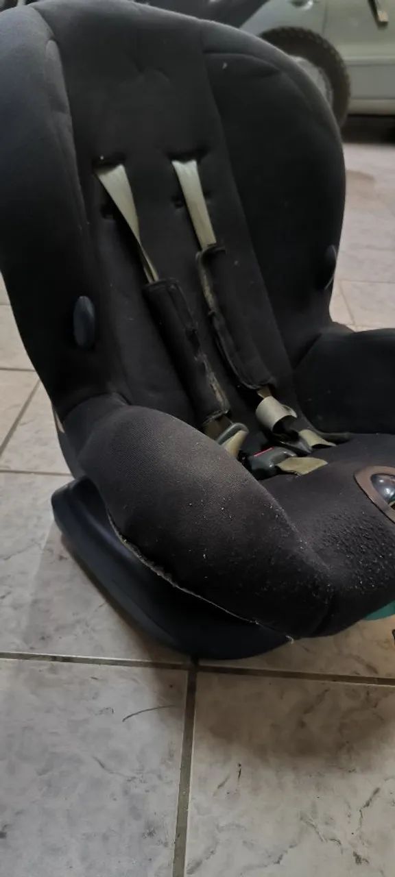 Cadeirinha de Bebê Usada para carro.