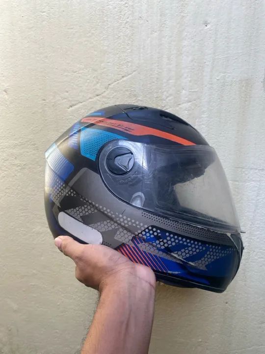 Capacete semi novo EBF