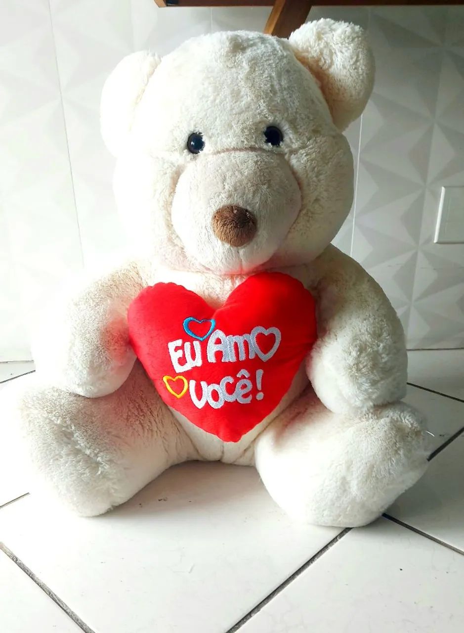 Urso de Pelúcia com Coração - Eu Amo Você