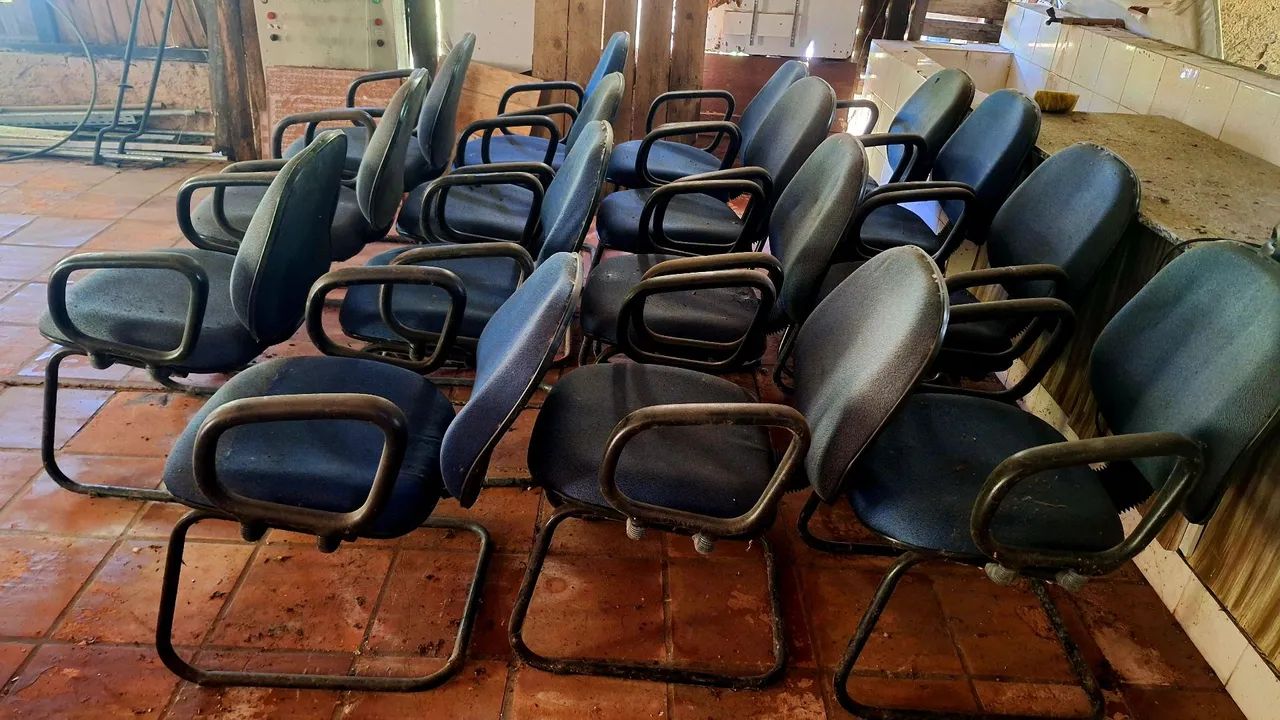 15 cadeiras 64617880700418120