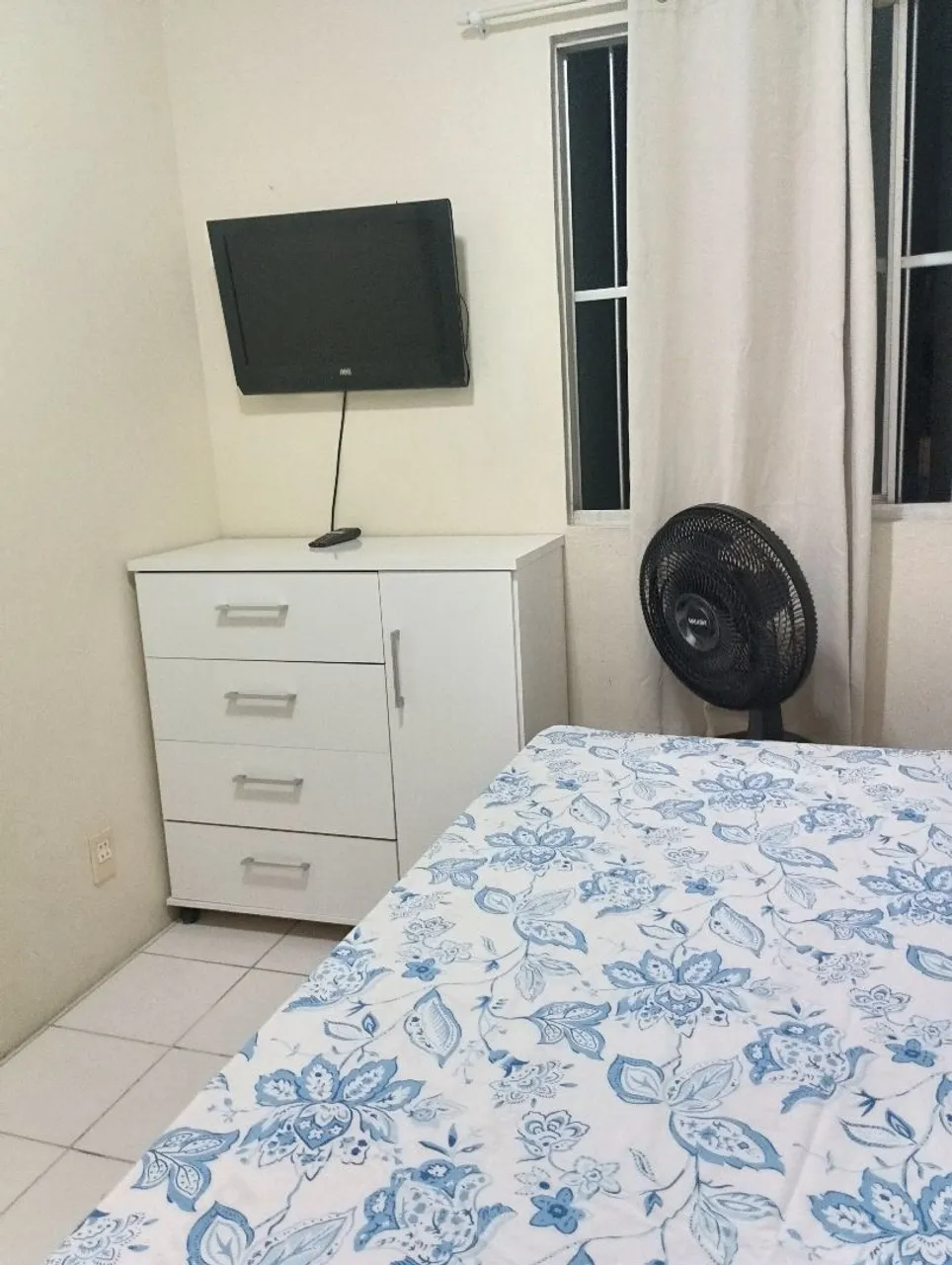 Aluguel de quarto preferência para mulheres.