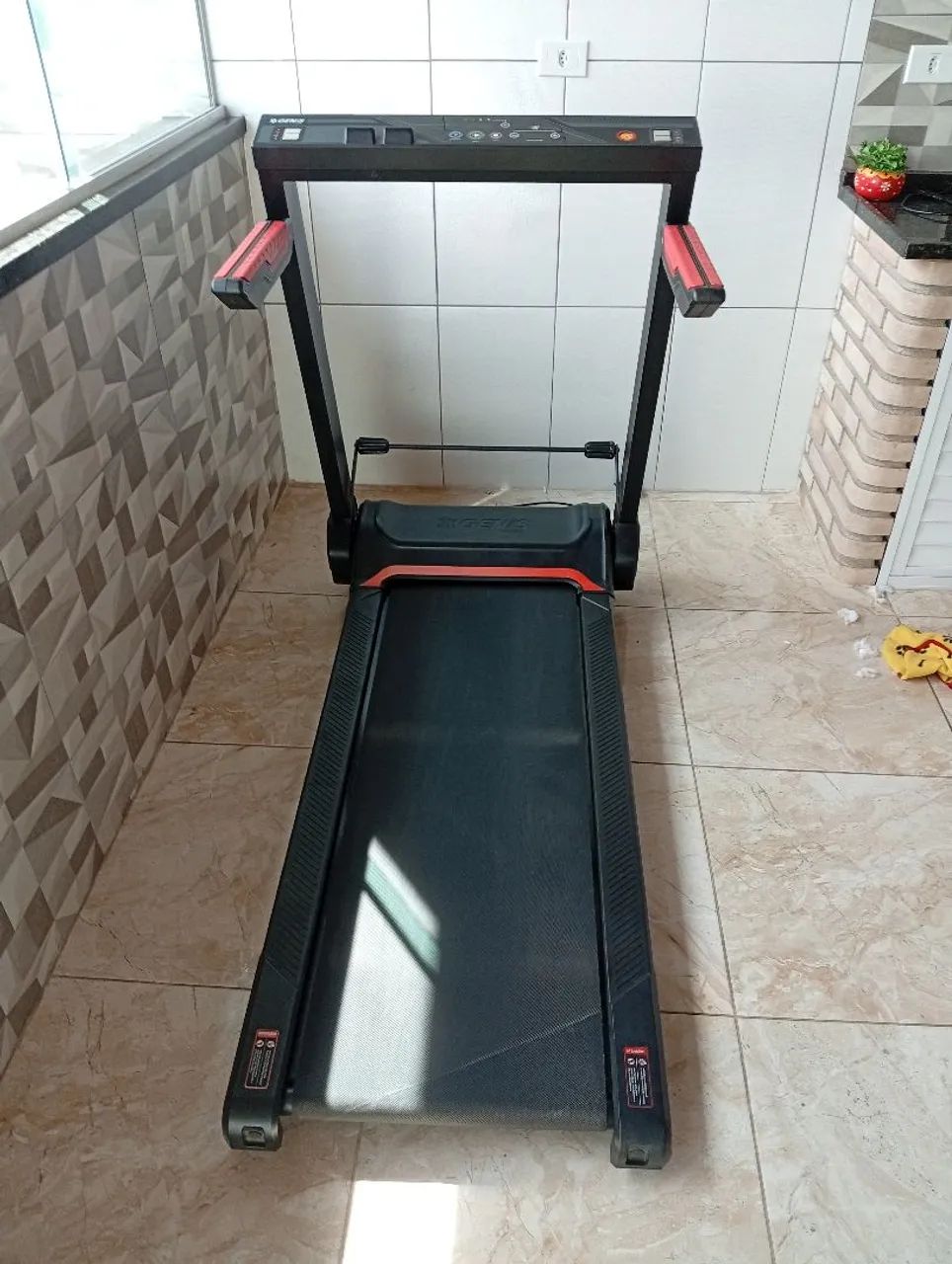 Esteira GENIS GT1000