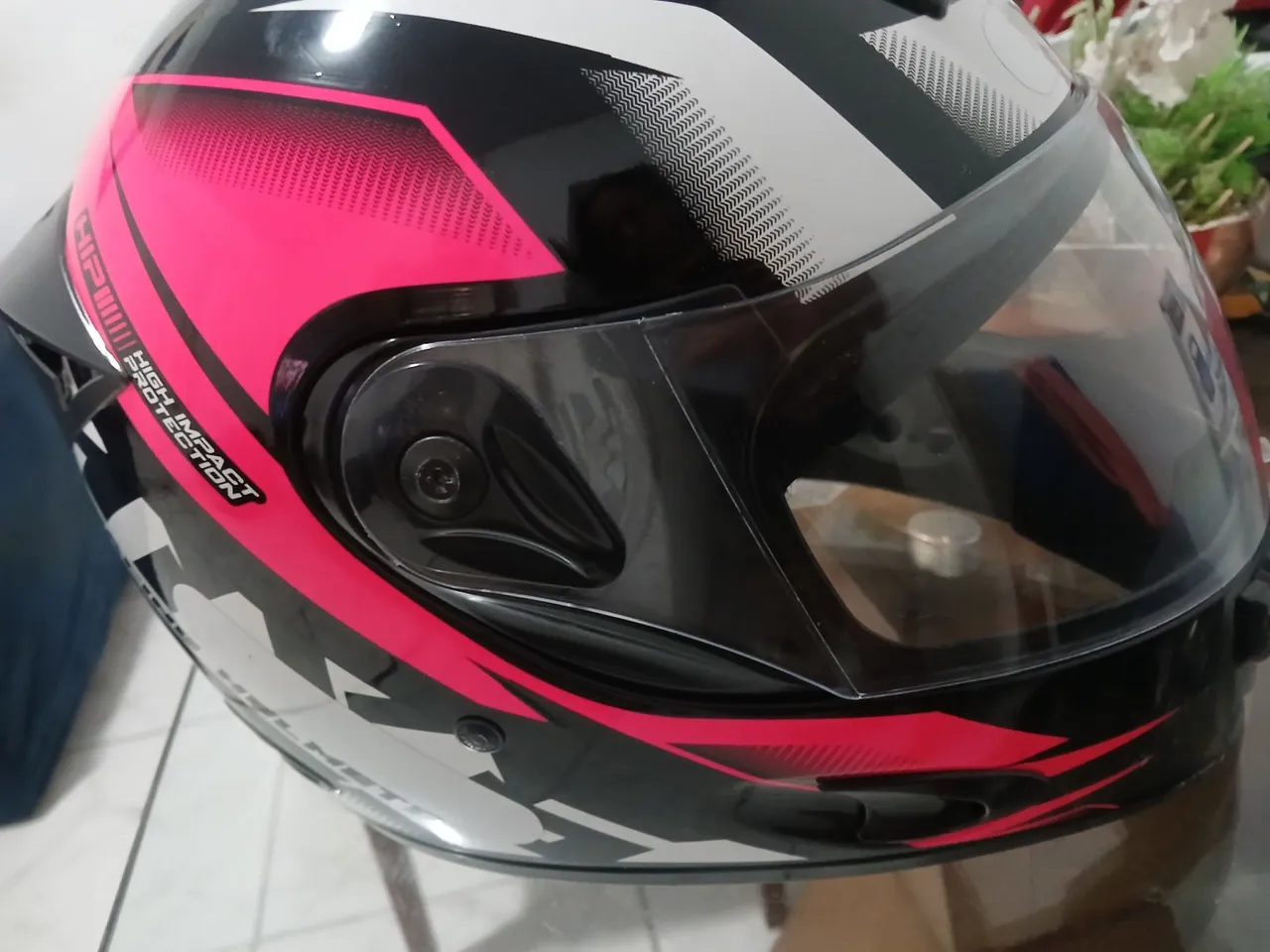 Capacete de Moto Rosa e Preto