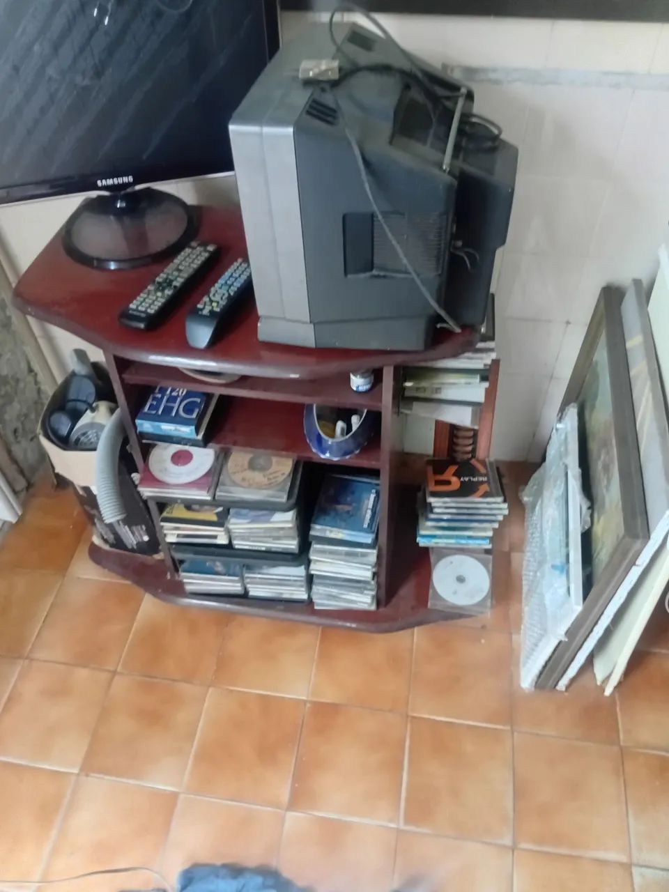 CD de música nacional e internacional entrego em maos