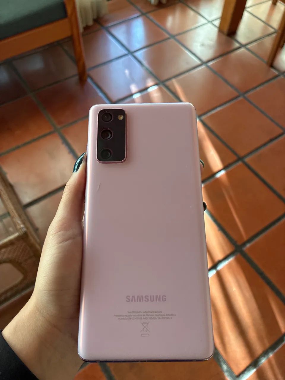 Samsung Galaxy S20 FE 128GB ? Ótimo estado, com pequenos trincados na tela - Foto 3