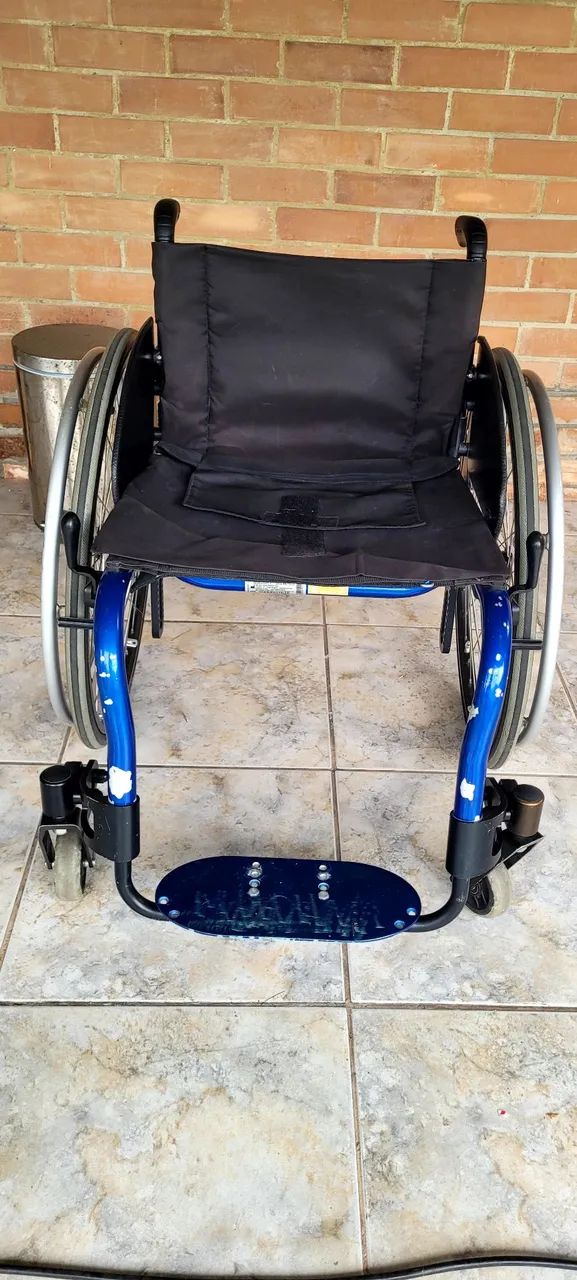 Vendo Cadeira de rodas Ottobock ventus  - Foto 4