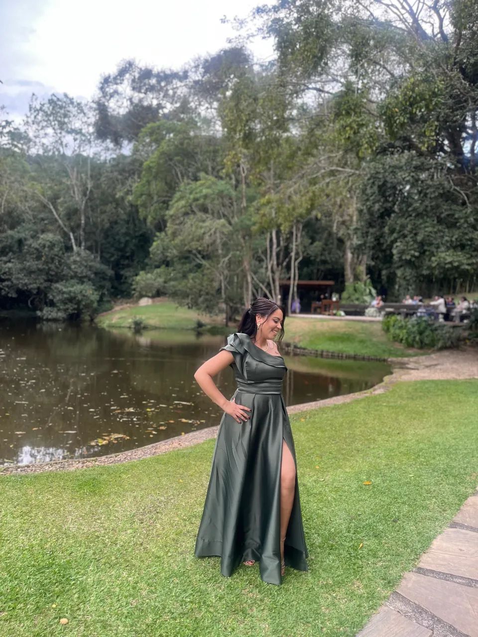 Vestido madrinha de casamento verde Olívia  - Foto 2