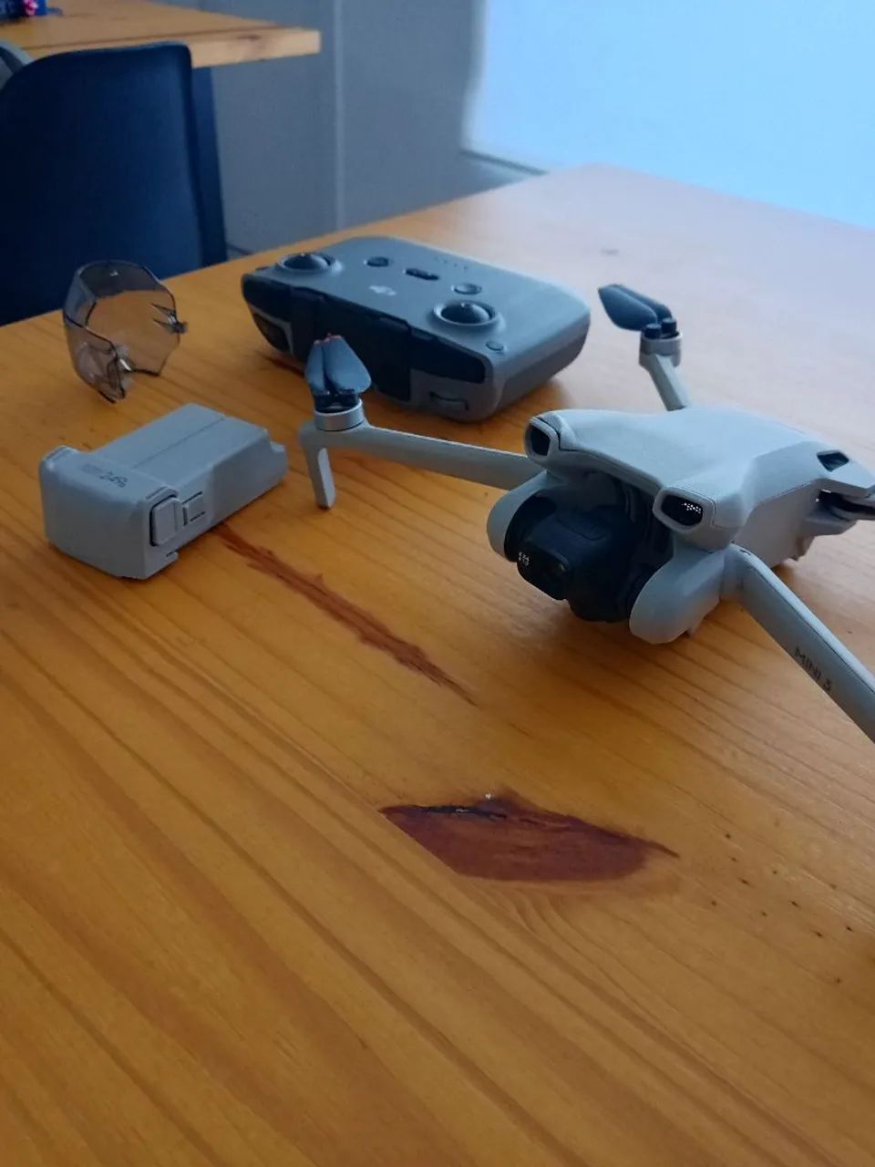 Drone DJI MINI 3 standard com controle RCN1. 