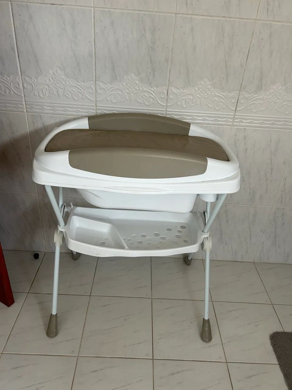 Cadeirinha e Banheira/Trocador infantil 
