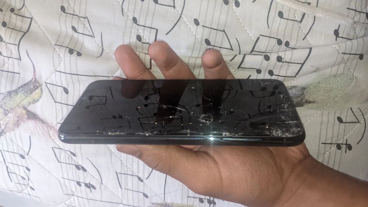 Iphone 11 Pro Max (carcaça) - Foto 2