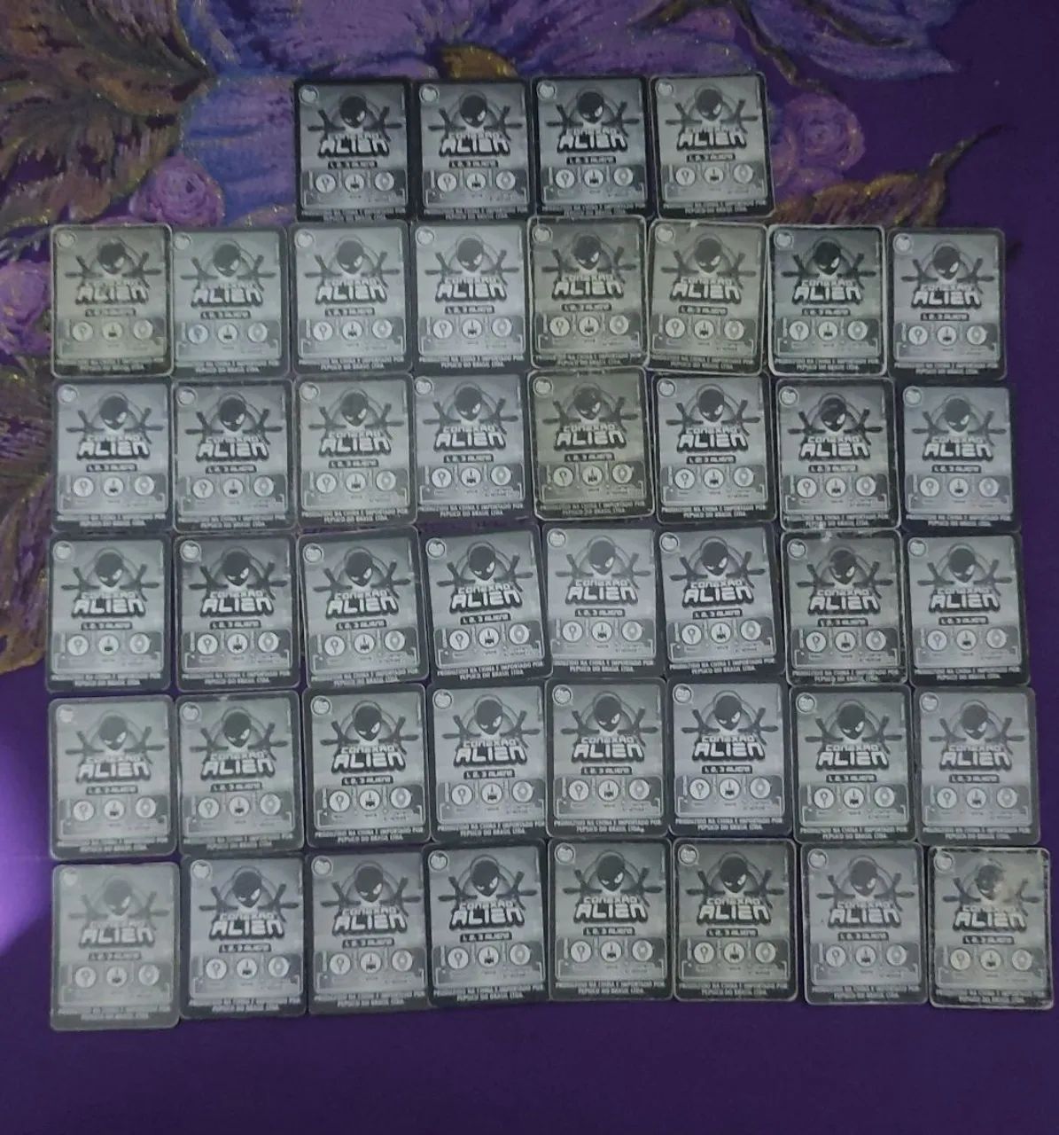 44 Cards Conexão Alien da Elma Chips Originais! - Foto 2