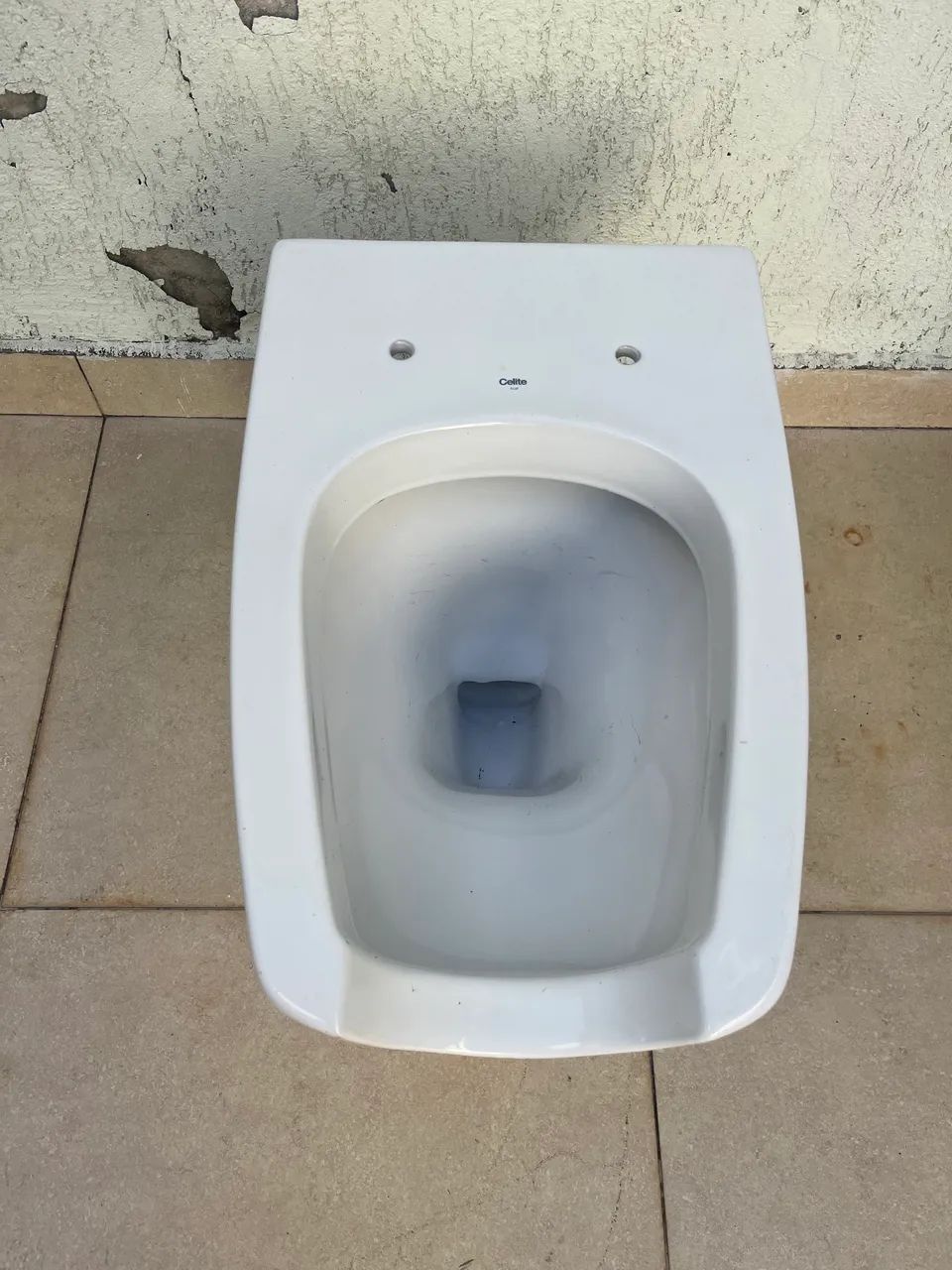 Vaso acessível com abertura Deca e Celite