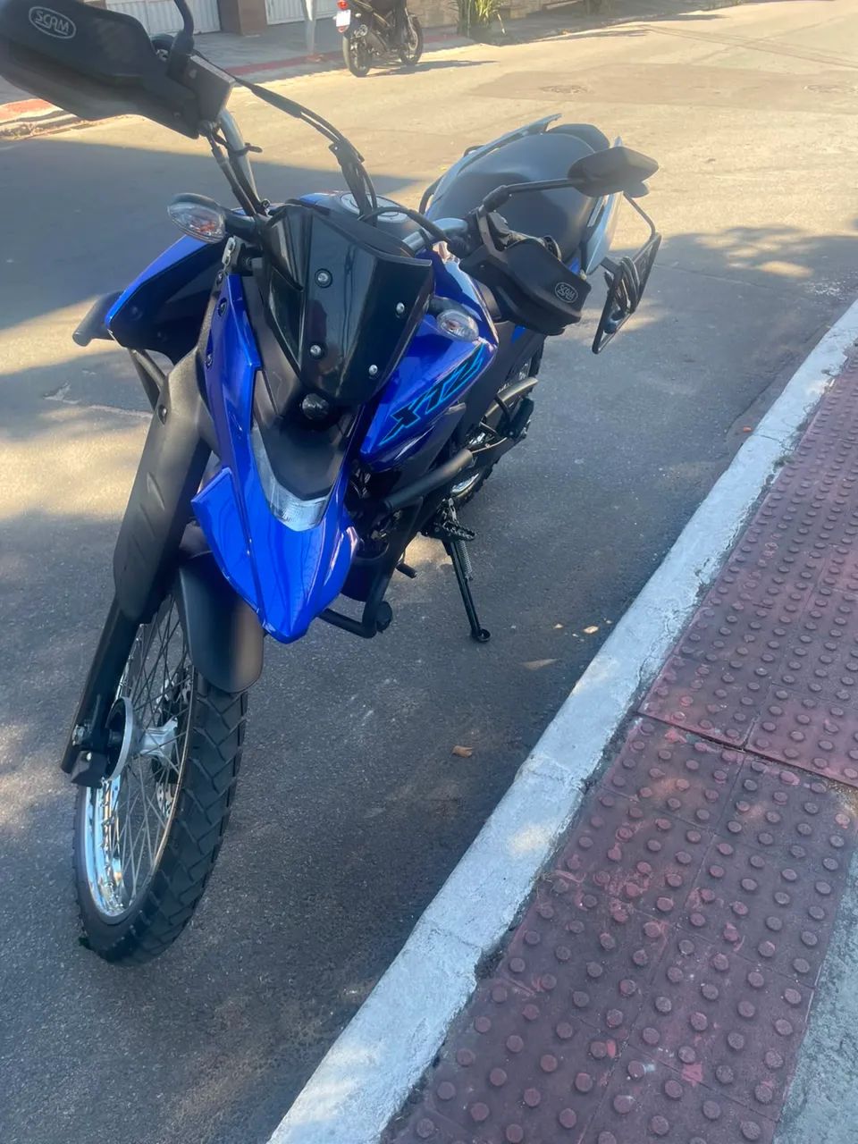 XTZ LANDER 250 2025 - Foto 4