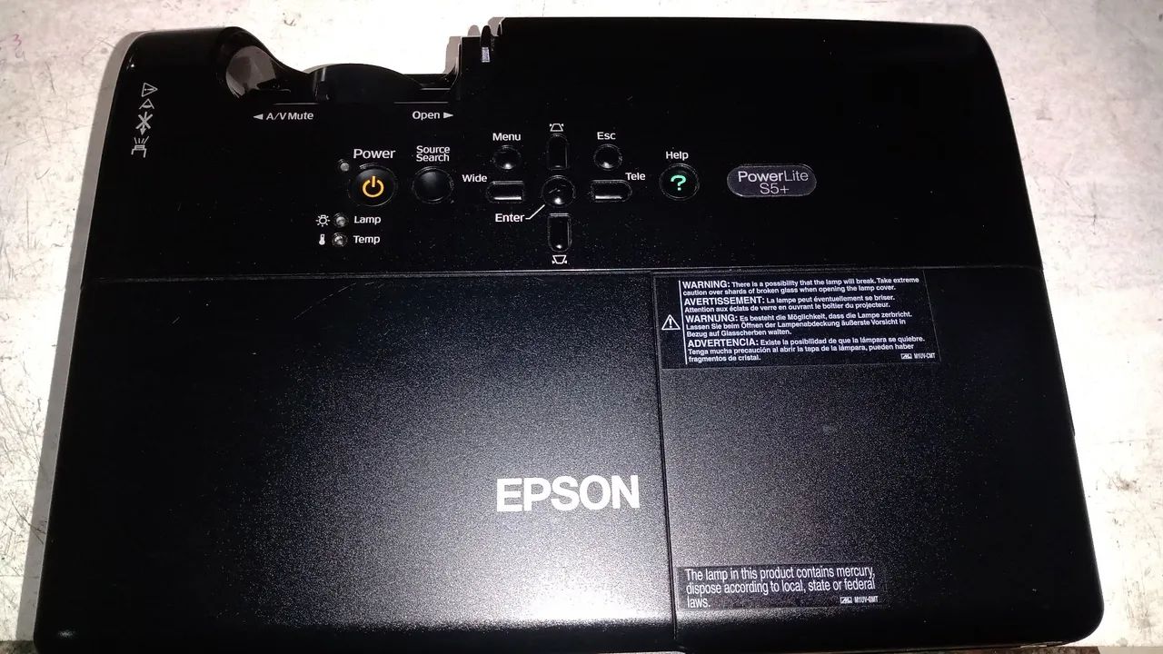 Projetor LCD Epson Power lite S5 +  excelente estado - Foto 3