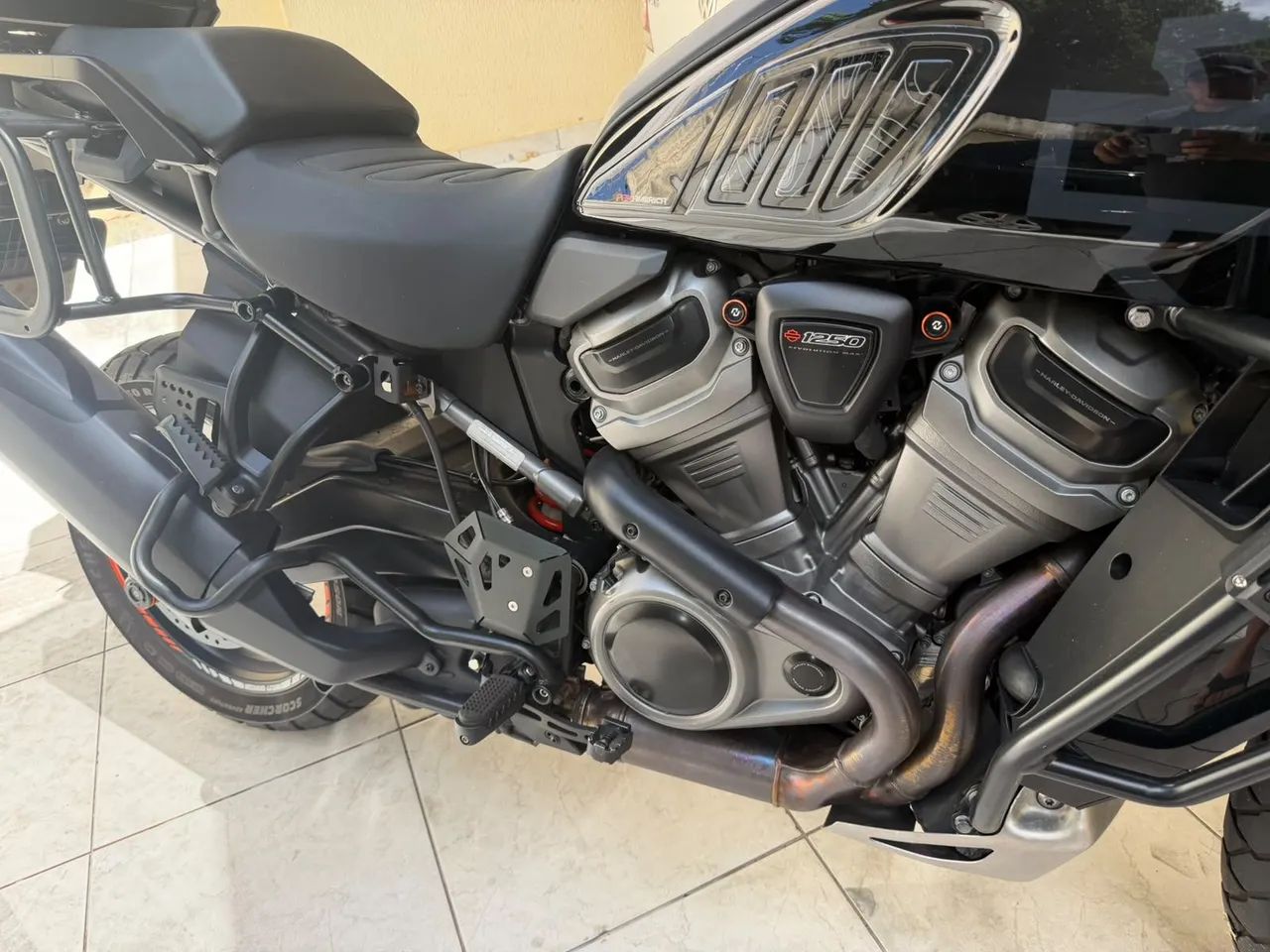 Vendo Pan América 22/22 com 3000km e com vários acessórios  - Foto 4