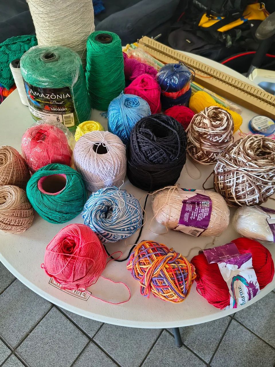 Kit croche (rolos de linha e tear de pregos) - Foto 2