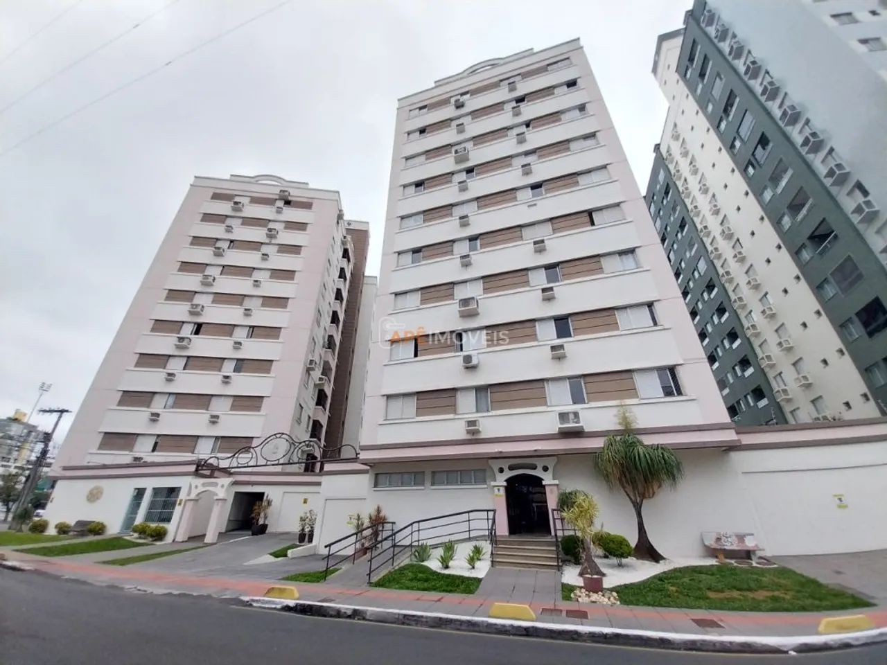 Apartamento Semi Mobiliado 1 dorm. Centro Criciúma.
