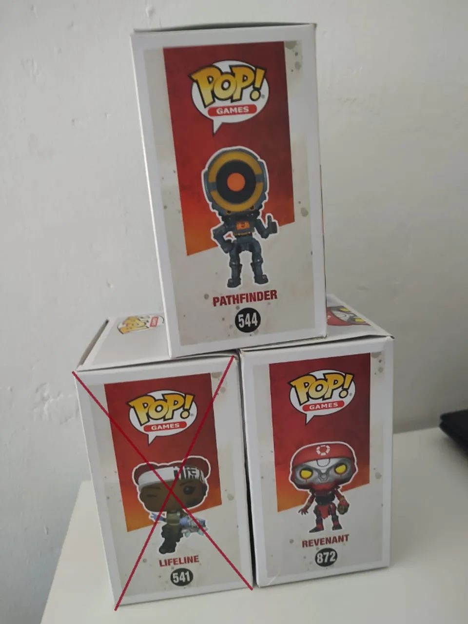 Funko Pop! Games: Apex Legends Revenant E Pathfinder - Foto 4
