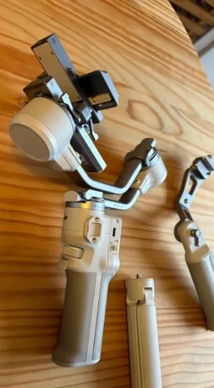 DJI RS 4 Mini COMBO - Com Rastreamento Inteligente e Handle Extra
