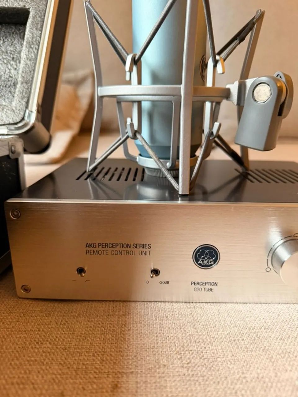 Microfone AKG 820 Tube - NOVO - Foto 5