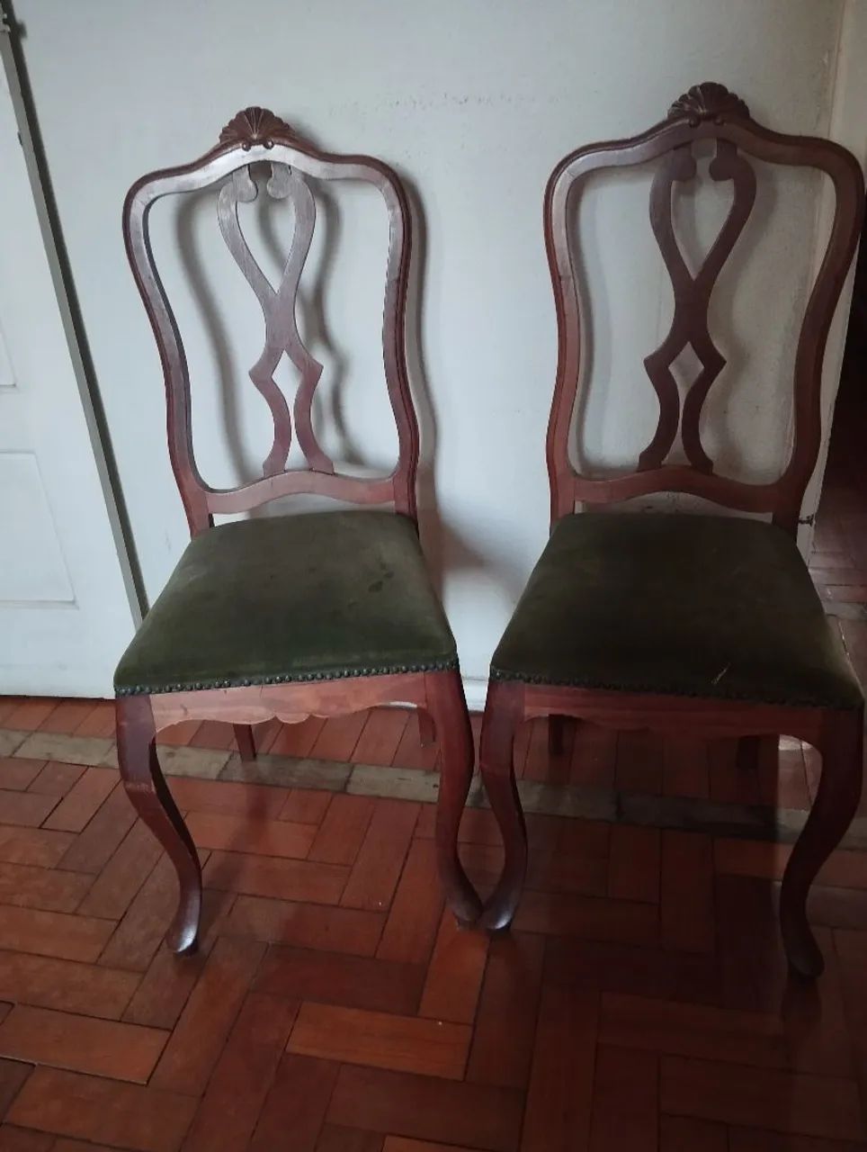 2 cadeiras antigas chipandelle  - Foto 2