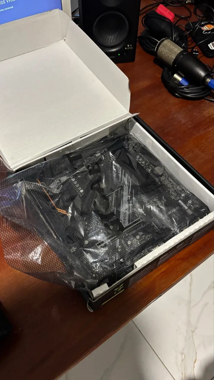 PLACA MÃE GIGABYTE B550M Aurus Elite AM4 - Foto 2